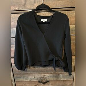 Madewell texture and thread tie front top, size XS, black, excellent condition.